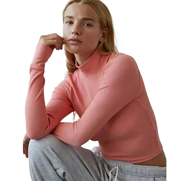 NWT American Eagle AEO Long Sleeve Cropped Hey Baby Mock Neck Tee Medium Preppy - Picture 1 of 12